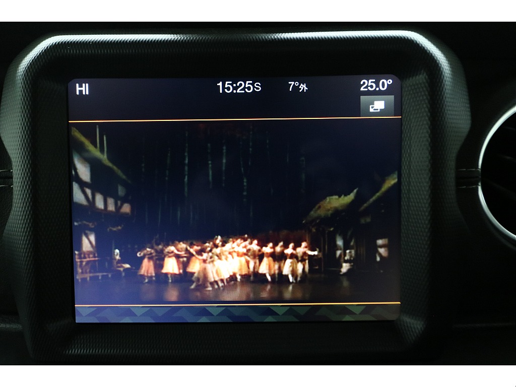 ８．４インチUconnectナビ（AppleCarPlay、androidauto対応）☆フロント、サイド、バックカメラ☆