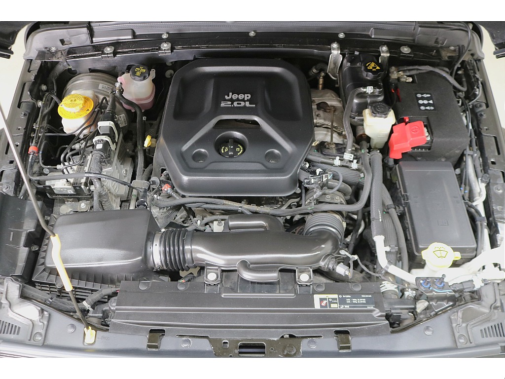 エンジンルームになります☆維持費の安い２０００ＣＣターボエンジン☆