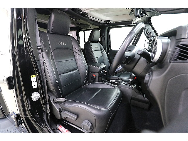 サハラグレードＪＥＥＰ刺繍入りレザーシート☆