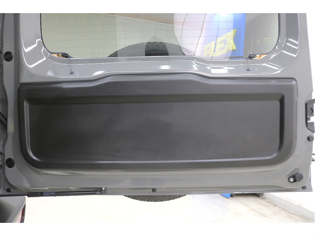 リヤゲートトリムになります☆