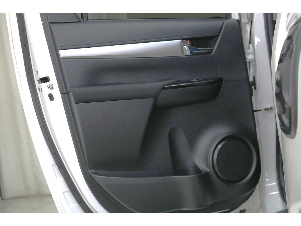 ドアトリムになります☆