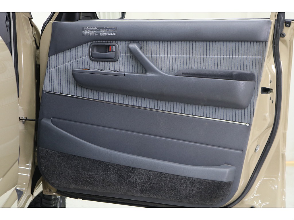 ドアトリムになります☆