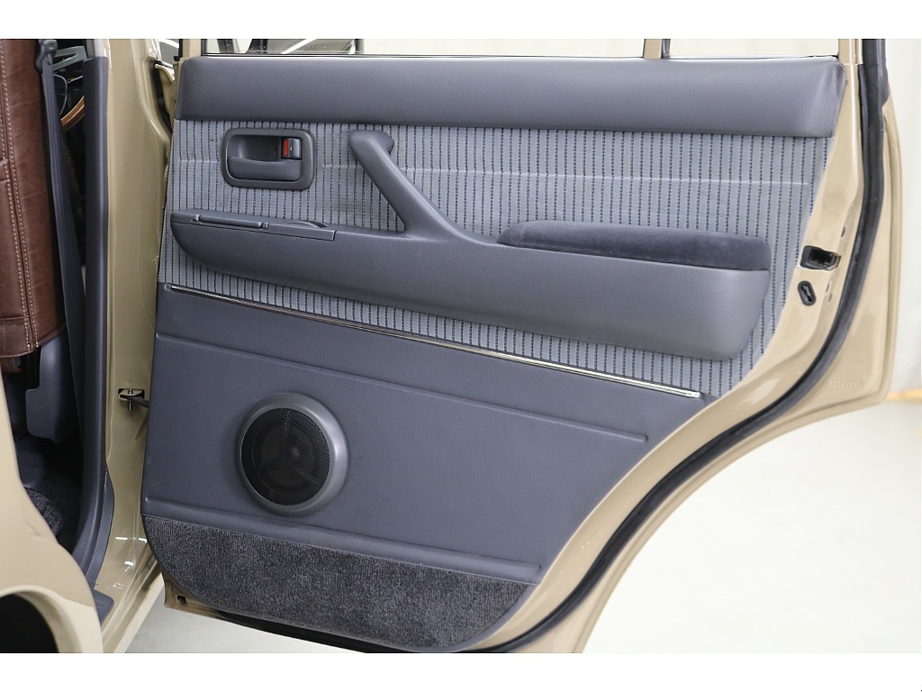 ドアトリムになります☆