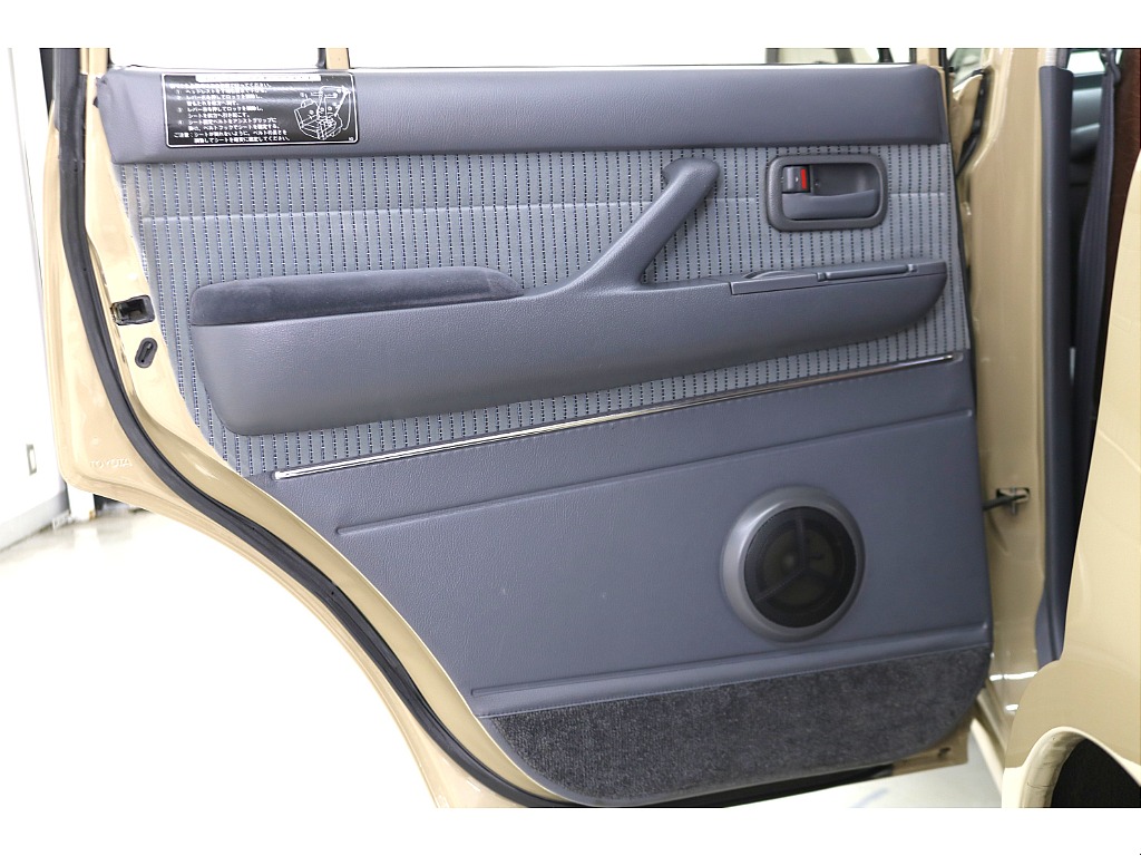 ドアトリムになります☆