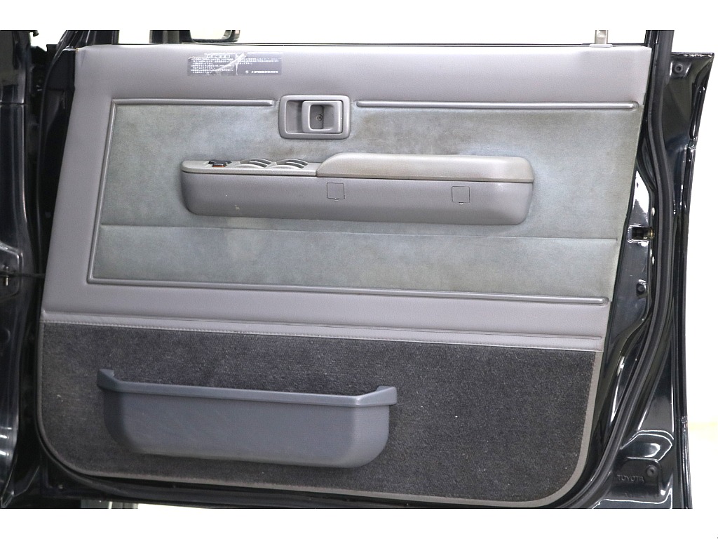 ドアトリムになります☆