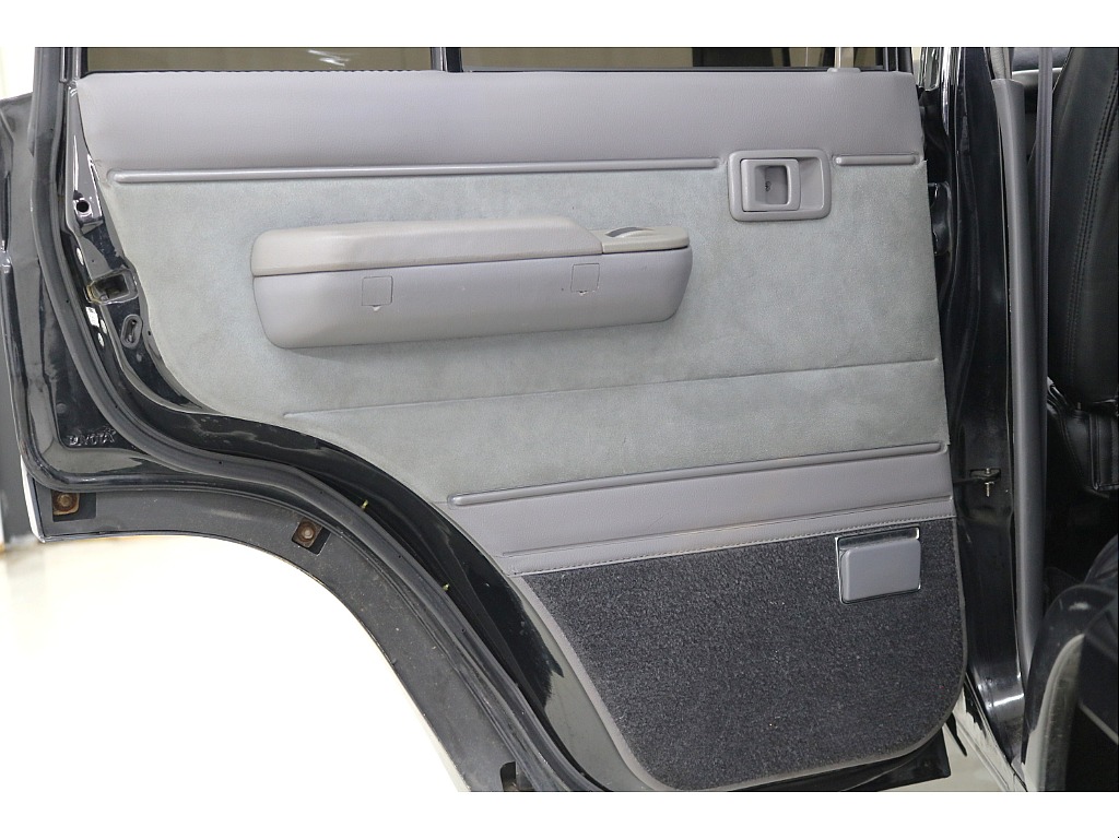 ドアトリムになります☆