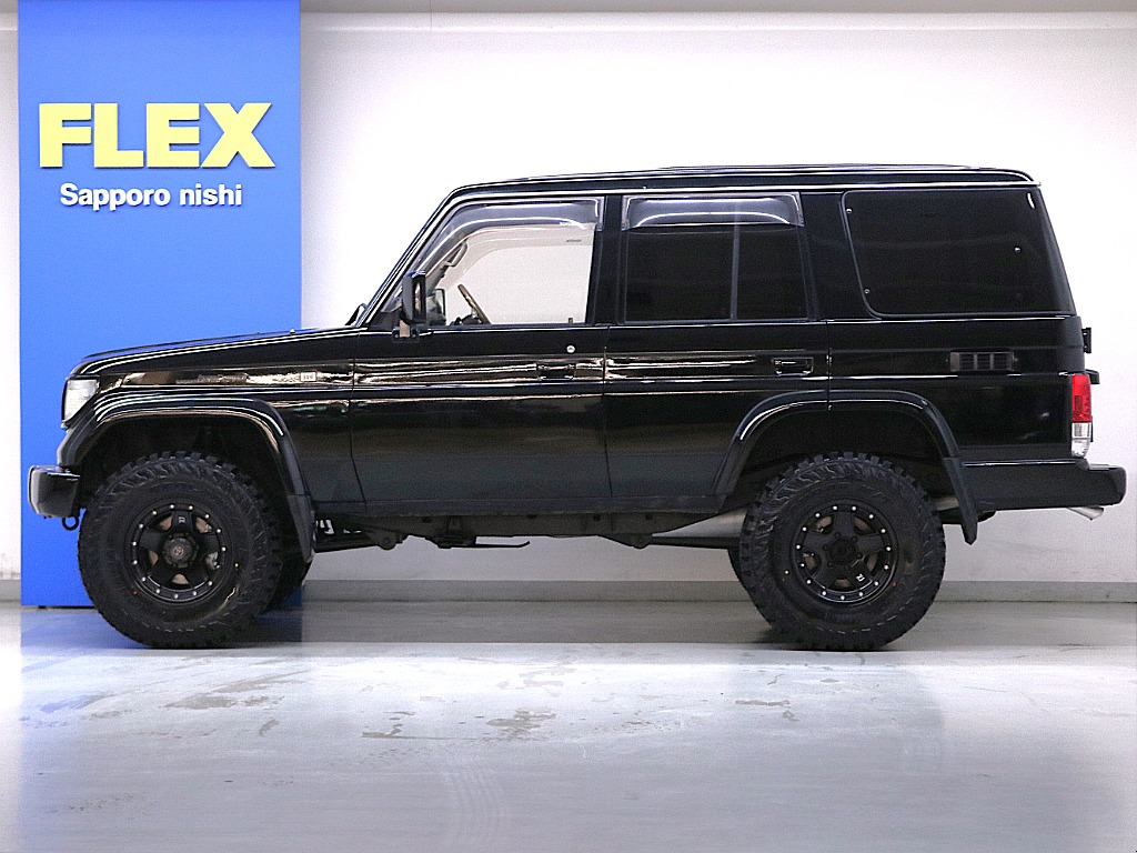 サンルーフ☆サスペンションシート☆ストラーダフルセグナビ☆バックカメラ☆ＥＴＣ☆ドライブレコーダー☆エンジンスターター☆ダッシュボードマット☆