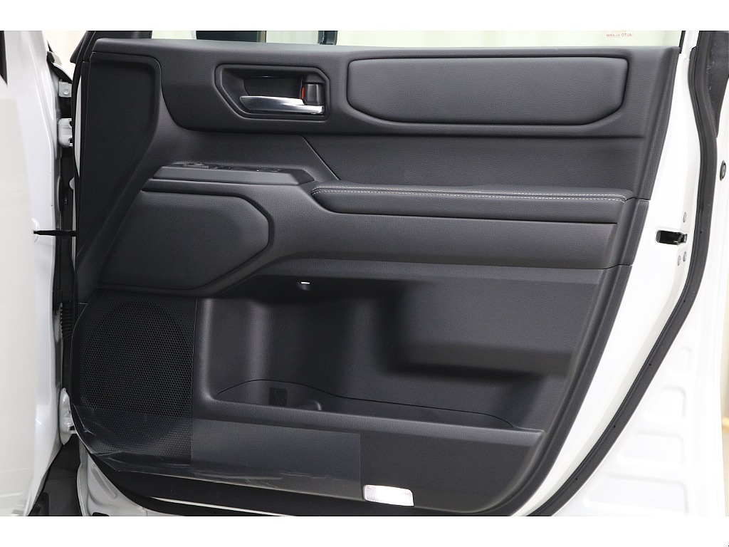 ドアトリムになります☆