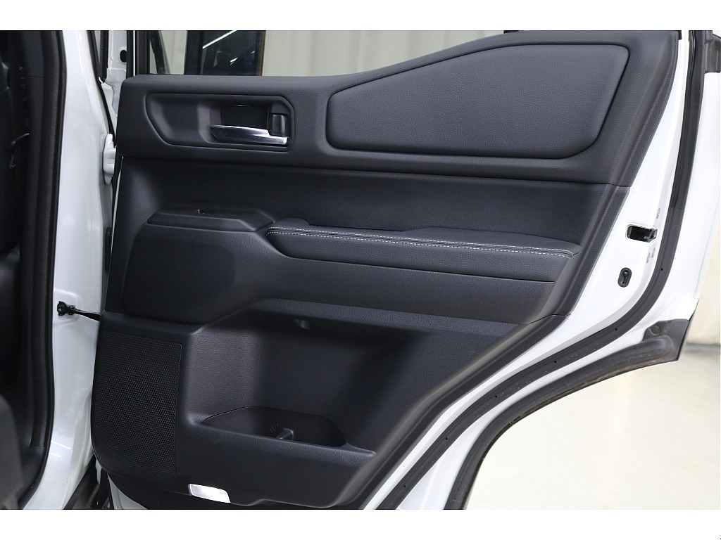 ドアトリムになります☆