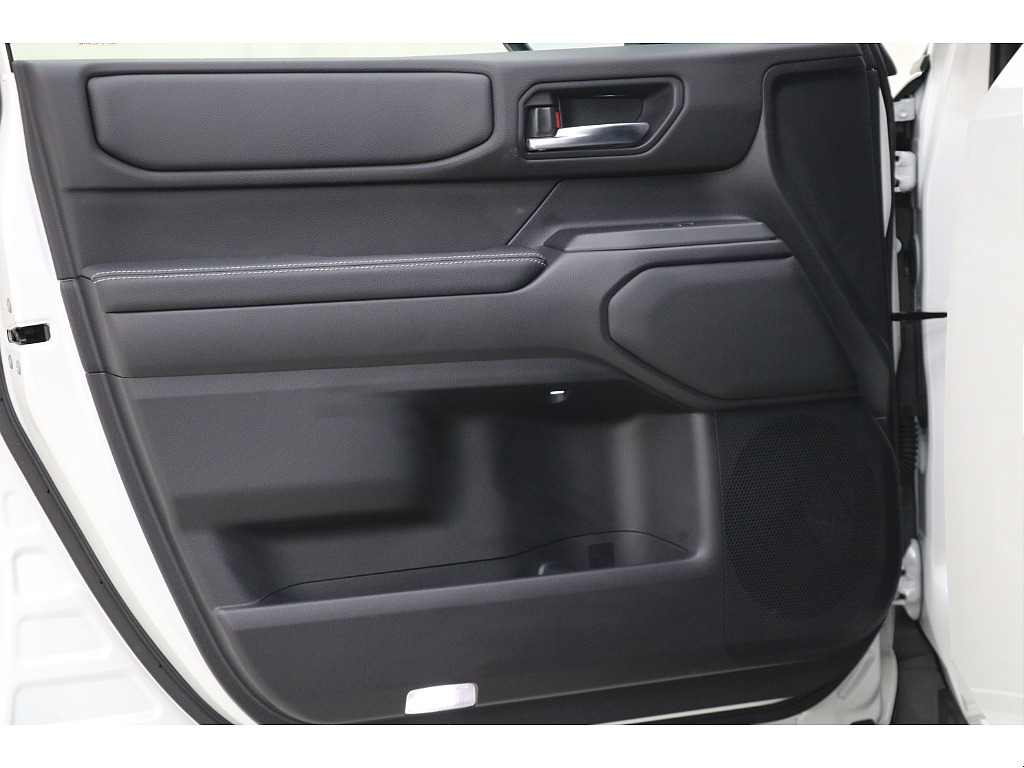 ドアトリムになります☆