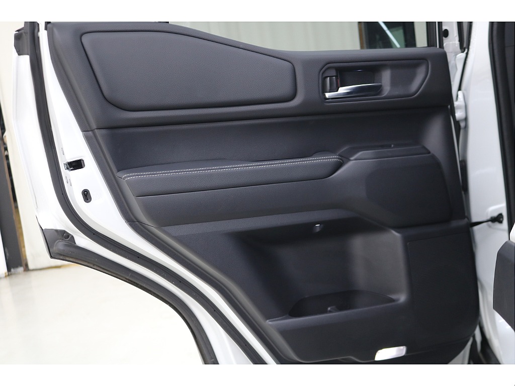 ドアトリムになります☆