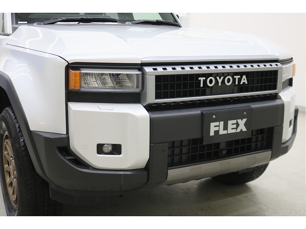 ワンオーナー☆プラチナホワイトパールマイカ☆リフレクター式３眼ＬＥＤヘッドランプ☆ＬＥＤデイタイムランニングランプ☆