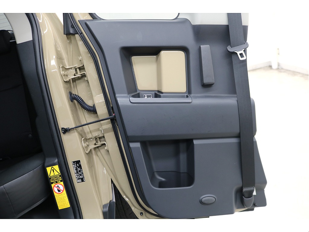 ドアトリムになります☆