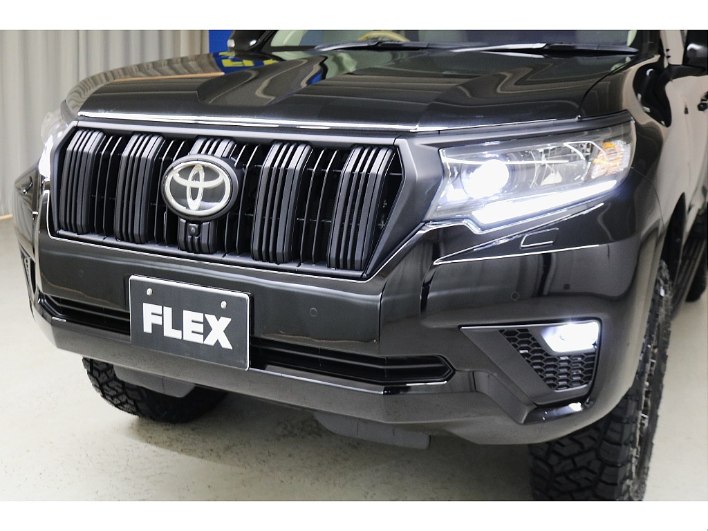 特別仕様車Matt Black Edition☆マルチテレインモニター☆７人乗り☆リフトＵＰ☆