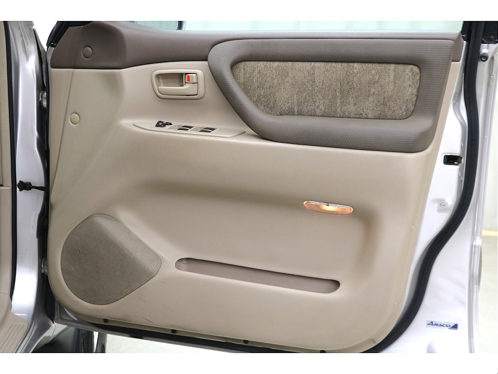 ドアトリムになります☆