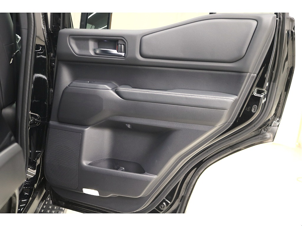 ドアトリムになります☆