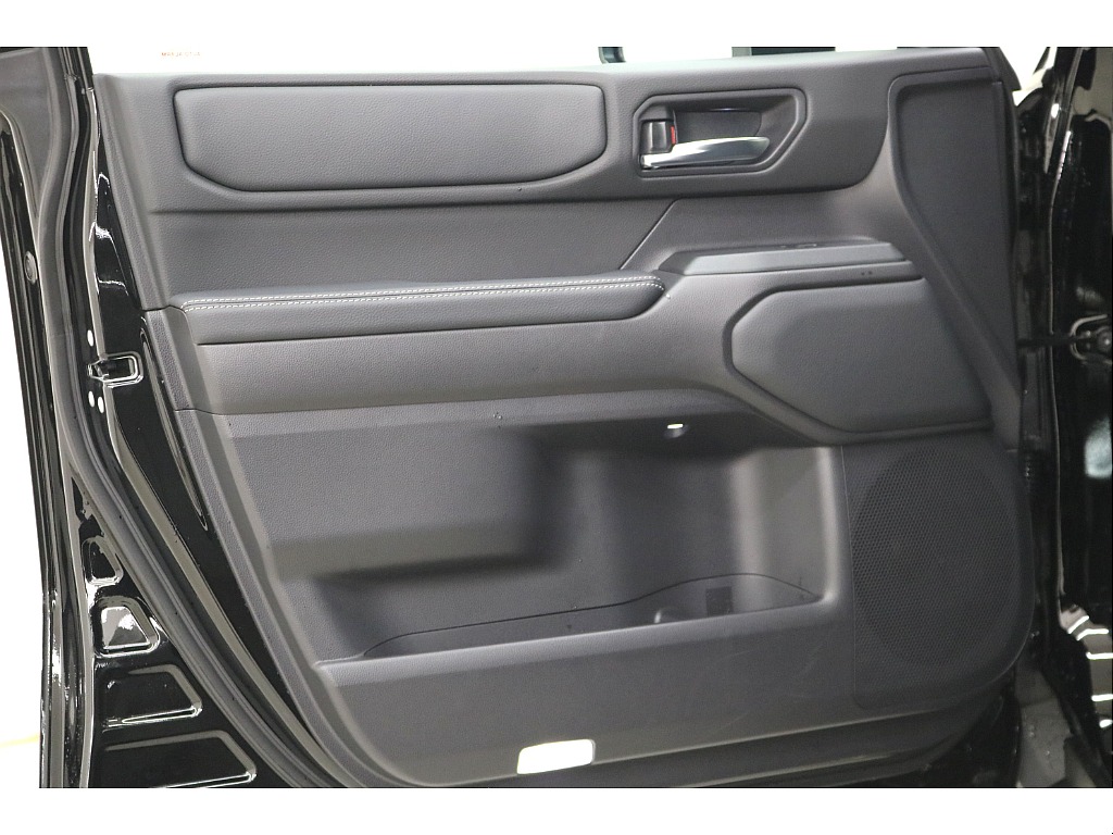 ドアトリムになります☆