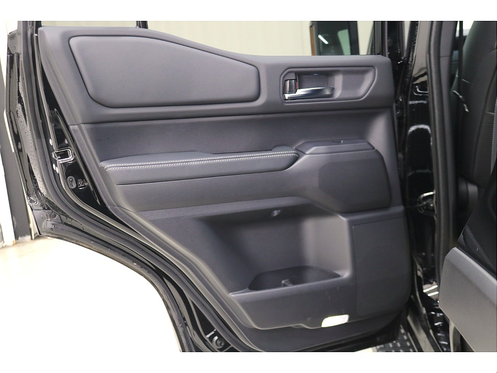 ドアトリムになります☆