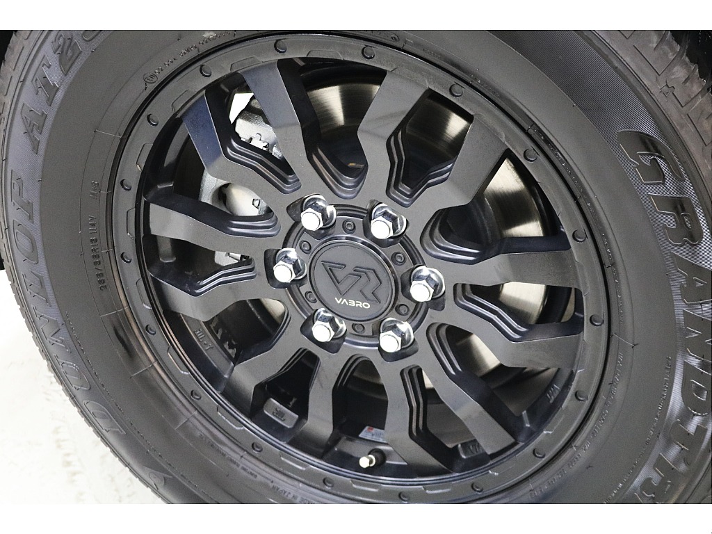 VABRO　ＲＲ－０１　１８インチアルミホイール☆