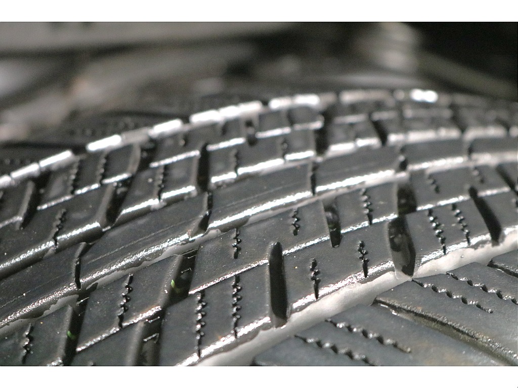 VABRO　ＲＲ－０１　１８インチアルミホイール☆