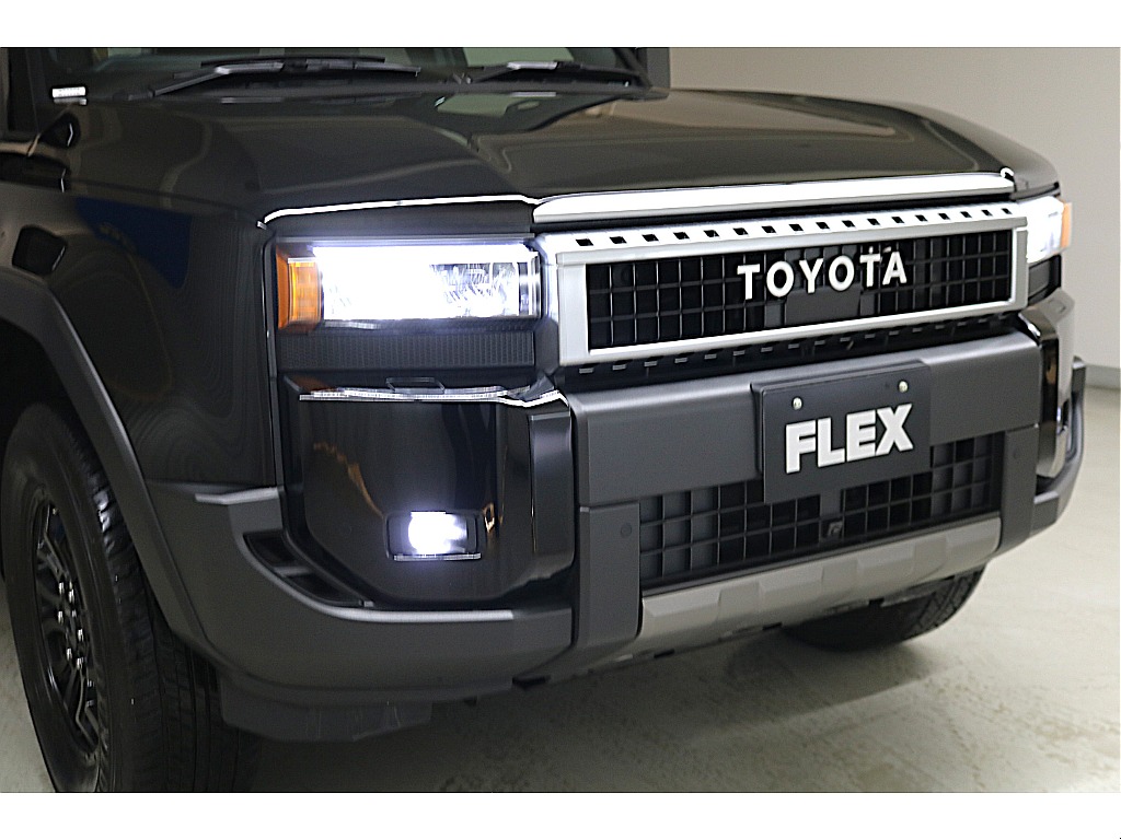 ワンオーナー☆２０２ブラック☆リフレクター式３眼ＬＥＤヘッドランプ☆ＬＥＤデイタイムランニングランプ☆