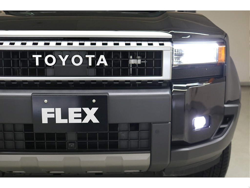 ワンオーナー☆２０２ブラック☆リフレクター式３眼ＬＥＤヘッドランプ☆ＬＥＤデイタイムランニングランプ☆