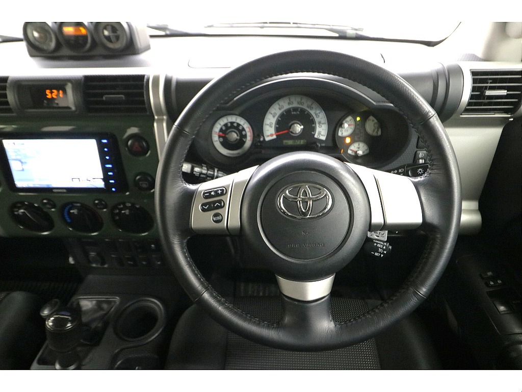 純正ステアリングの状態は良好です♪