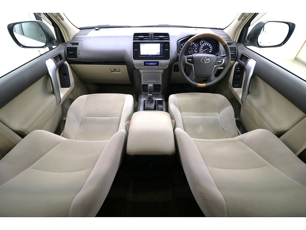 内装は当店にてルームクリーニング済みとなりますので綺麗な状態です♪