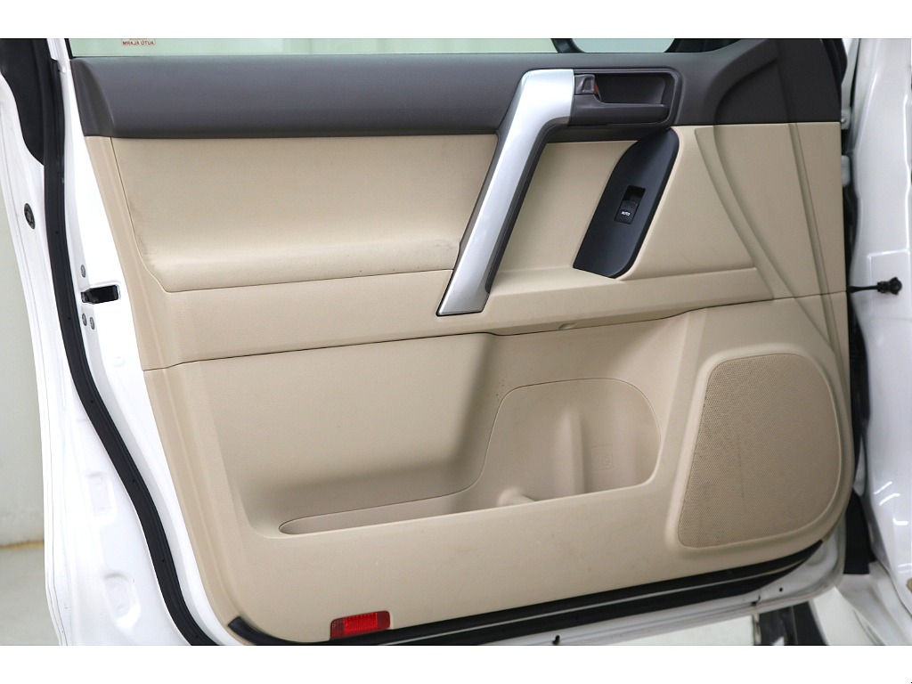 ドアトリムになります☆