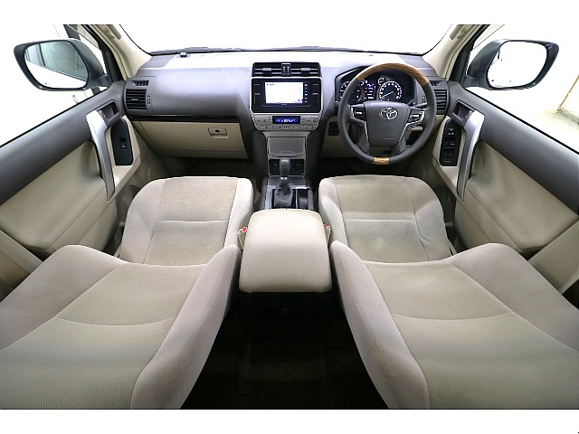 内装は当店にてルームクリーニング済みとなりますので綺麗な状態です♪