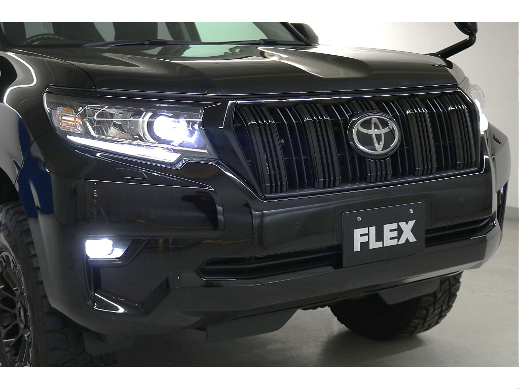 ワンオーナー☆ユーザー買取車両☆２０２ブラック☆ＮＥＷ：各所ブラックアウト☆２インチリフトＵＰ☆ＬＥＤヘッドランプ＆フォグランプ☆