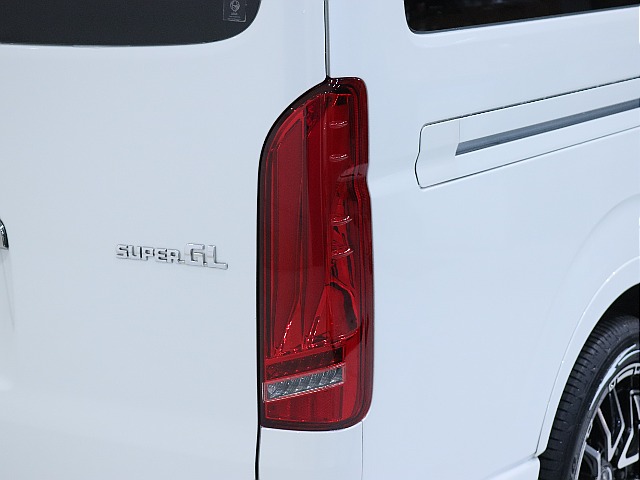 FLEXオリジナルラムダテールランプを装備！