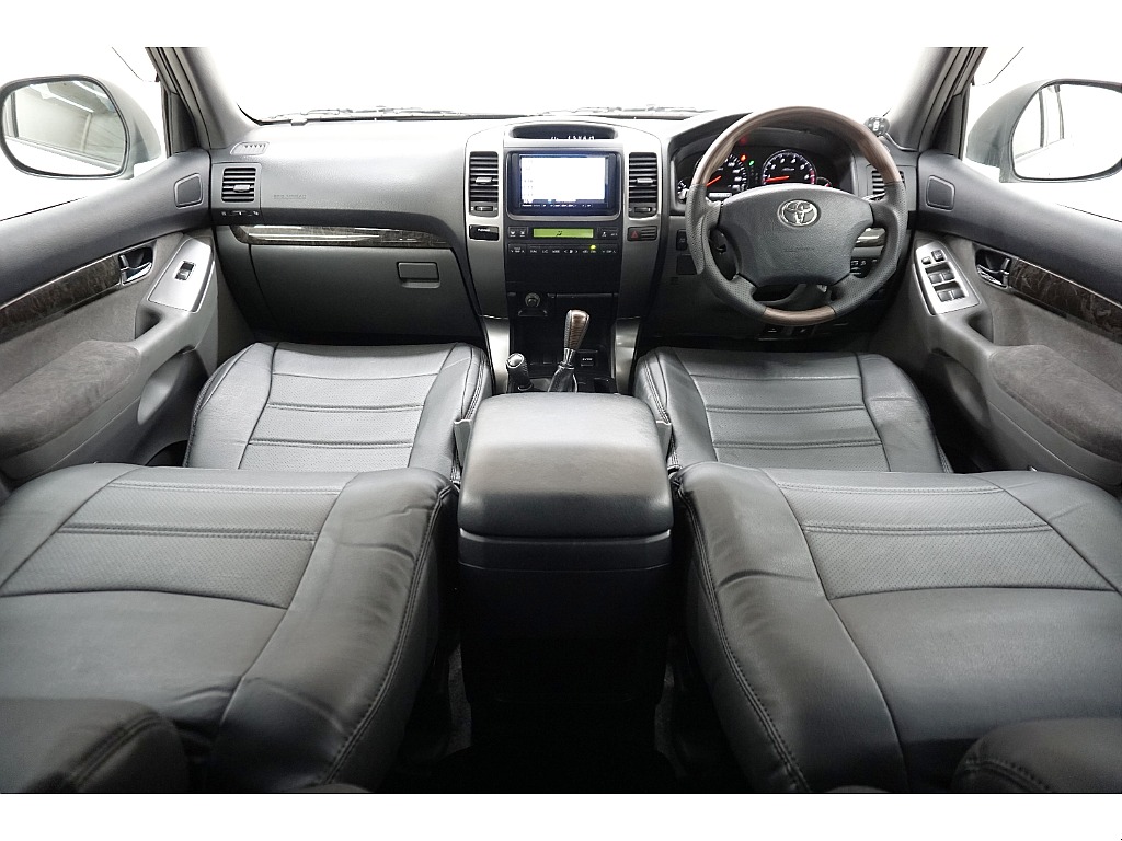 内装は当店にてルームクリーニング済みとなりますので綺麗な状態です♪