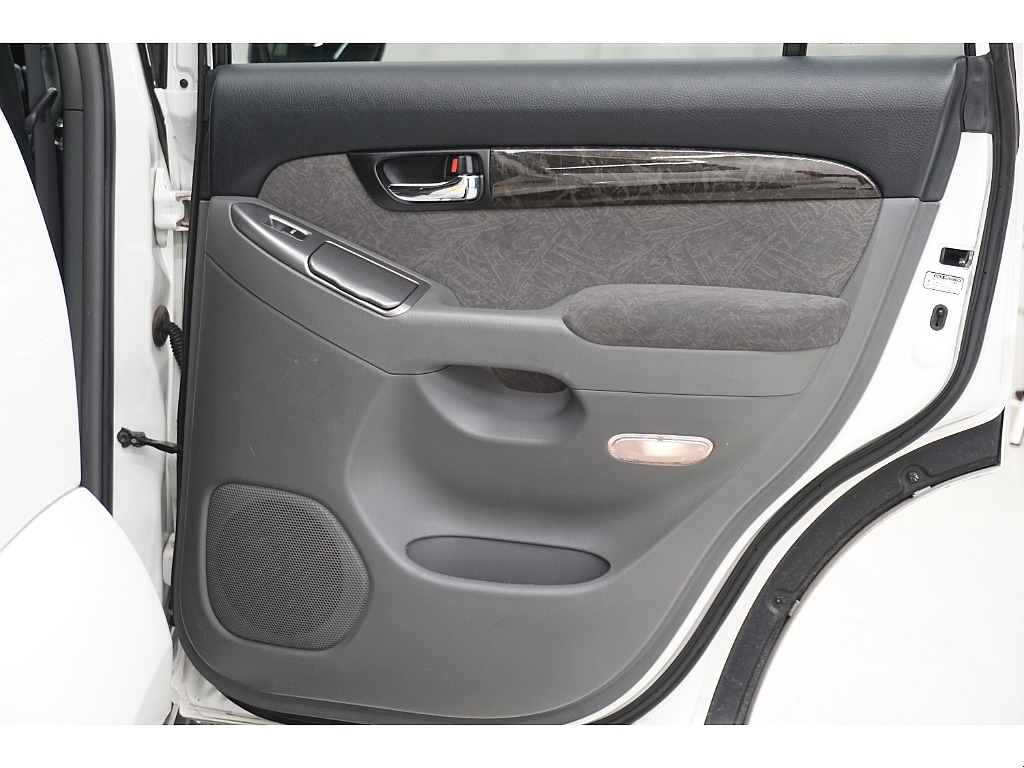 ドアトリムになります☆