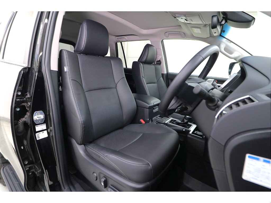 上級グレード専用　本革パワーシート☆