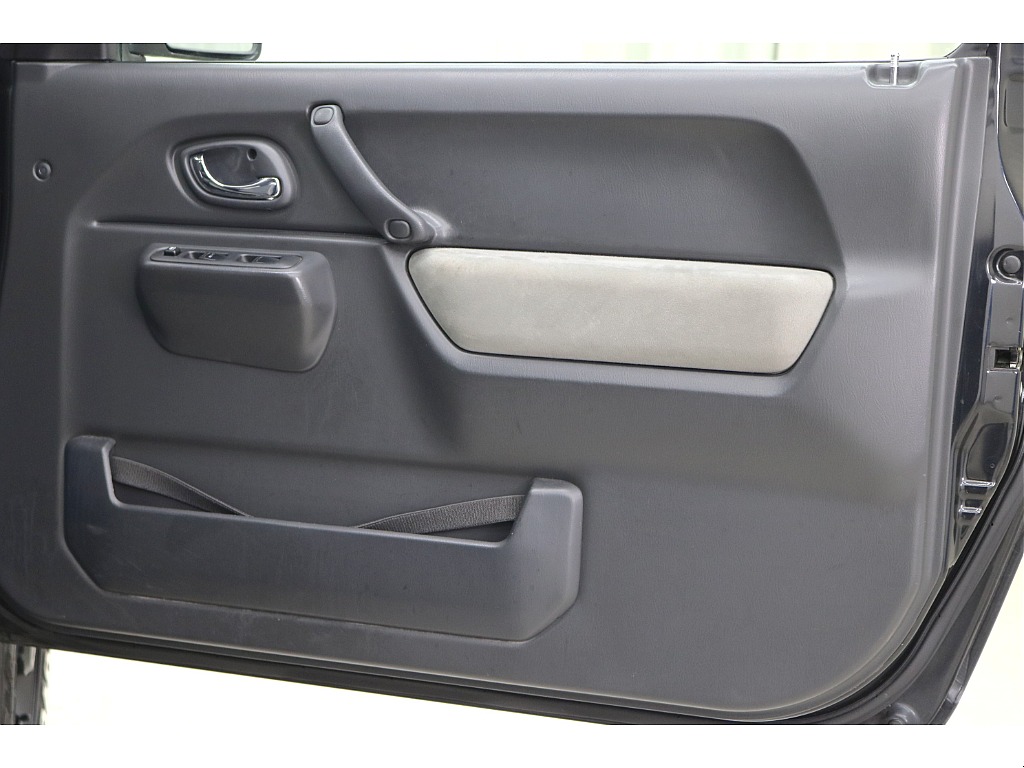 ドアトリムになります☆