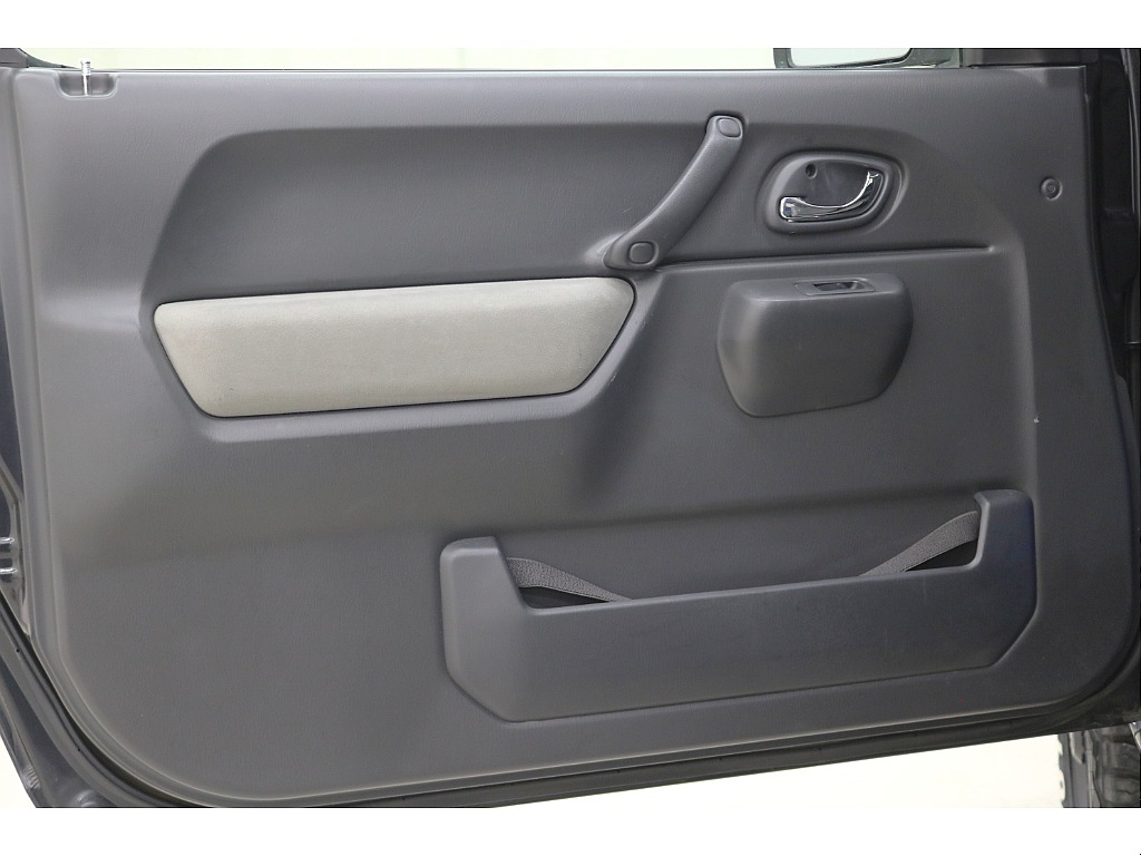 ドアトリムになります☆