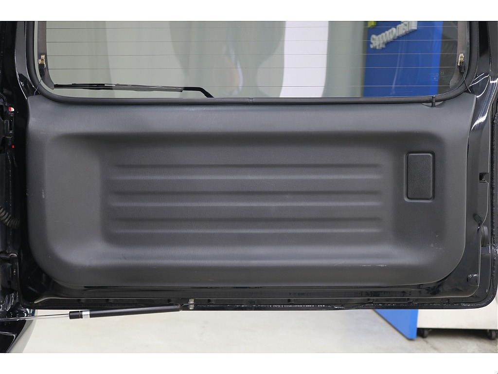 リヤゲートトリムになります☆