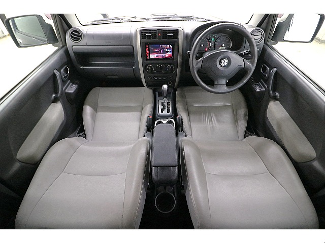 内装は当店にてルームクリーニング済みとなりますので綺麗な状態です♪