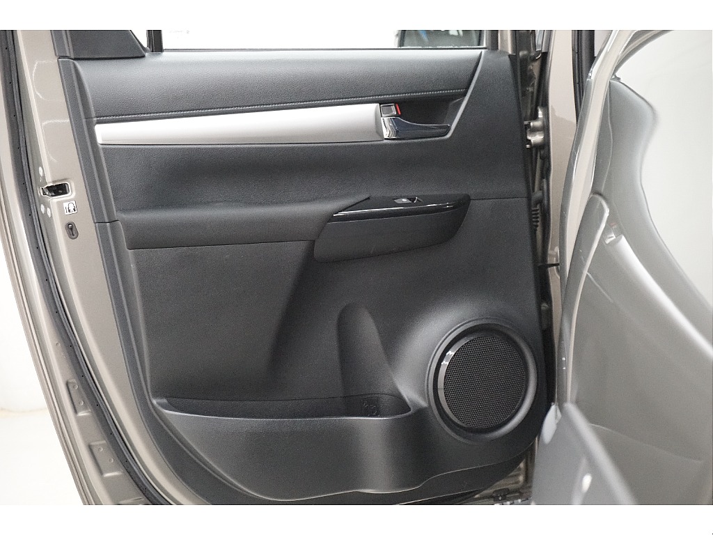 ドアトリムになります☆