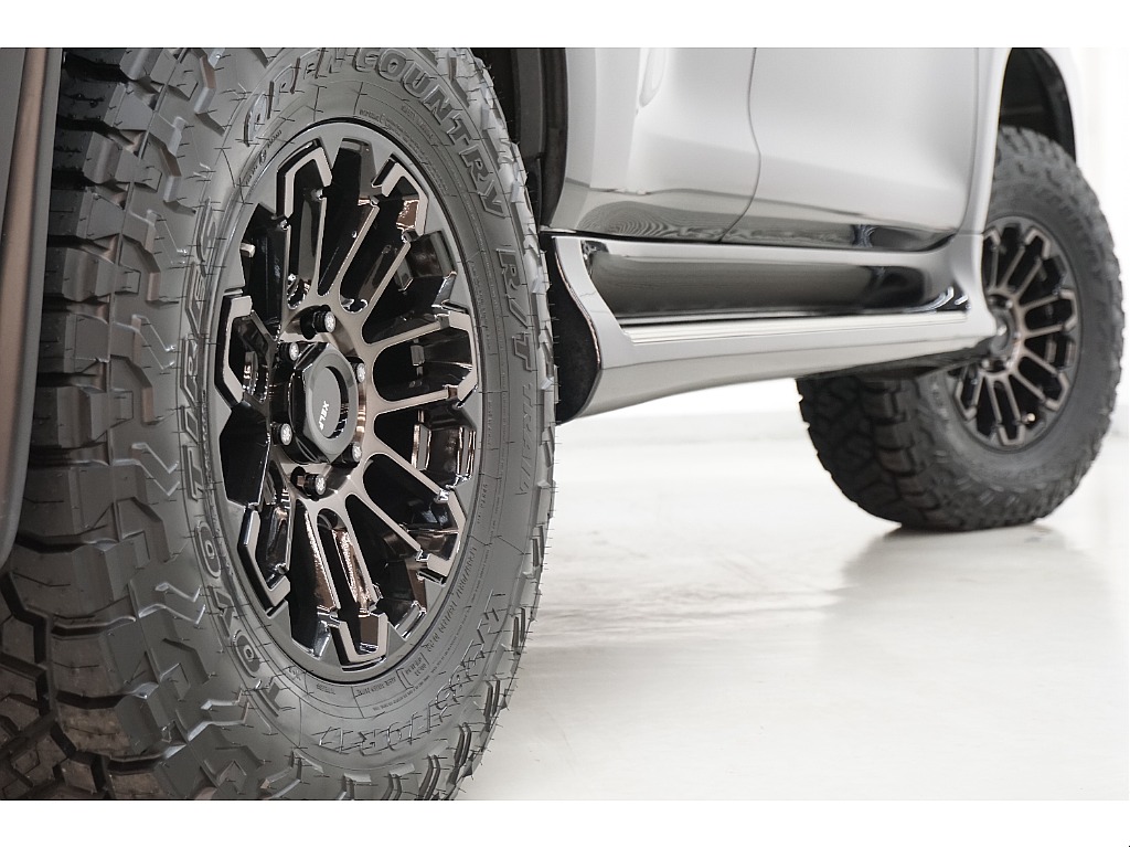 新品ＴＯＹＯオープンカントリーＲ／Ｔトレイルタイヤ×新品ＸＥＬＦ０２ホイール☆新品オリジナル ENHANCED NUTS☆