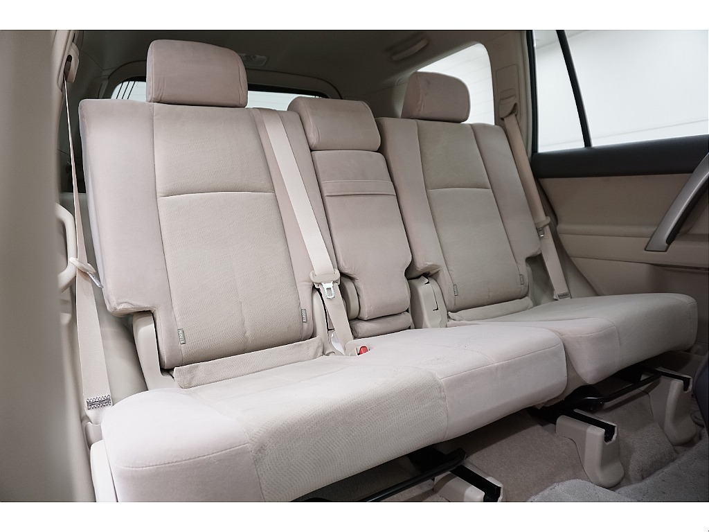 後部座席になります☆