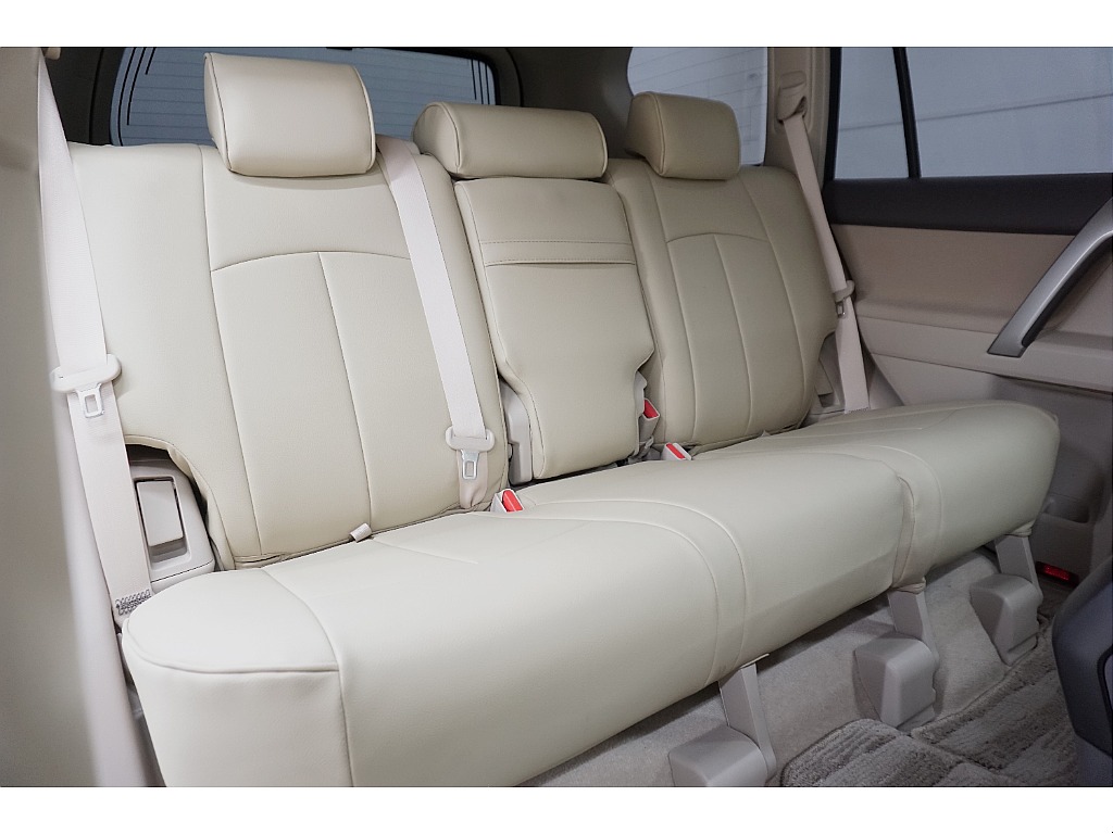 後部座席になります☆