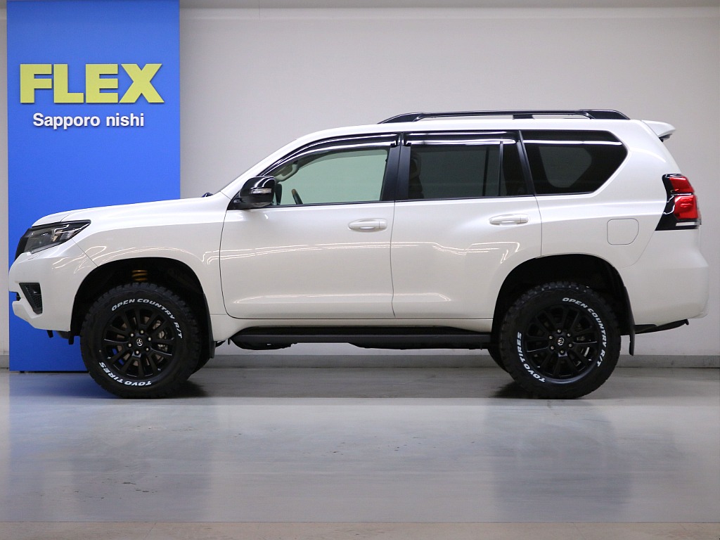 純正ディスプレイオーディオ☆マルチテレインモニター☆ブラインドスポットモニター☆サンルーフ☆寒冷地仕様☆本革パワーシート☆シートヒーター＆ベンチレーター☆