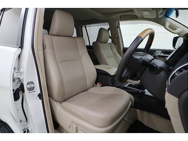 上級グレード専用　本革パワーシート☆