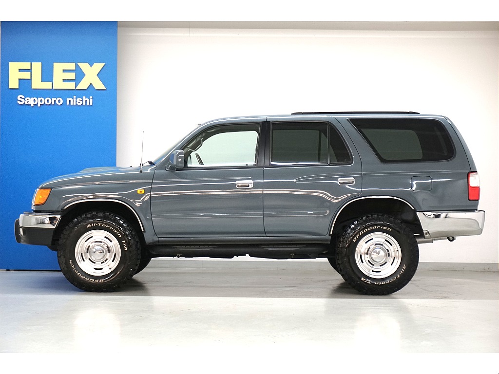 茶内装☆パートタイム式４ＷＤ☆ストラーダフルセグナビ☆Ｂカメラ☆ＥＴＣ☆エンジンスターター（キーレス付き）☆クラシックウッドハンドル☆クラシックシートカバー☆