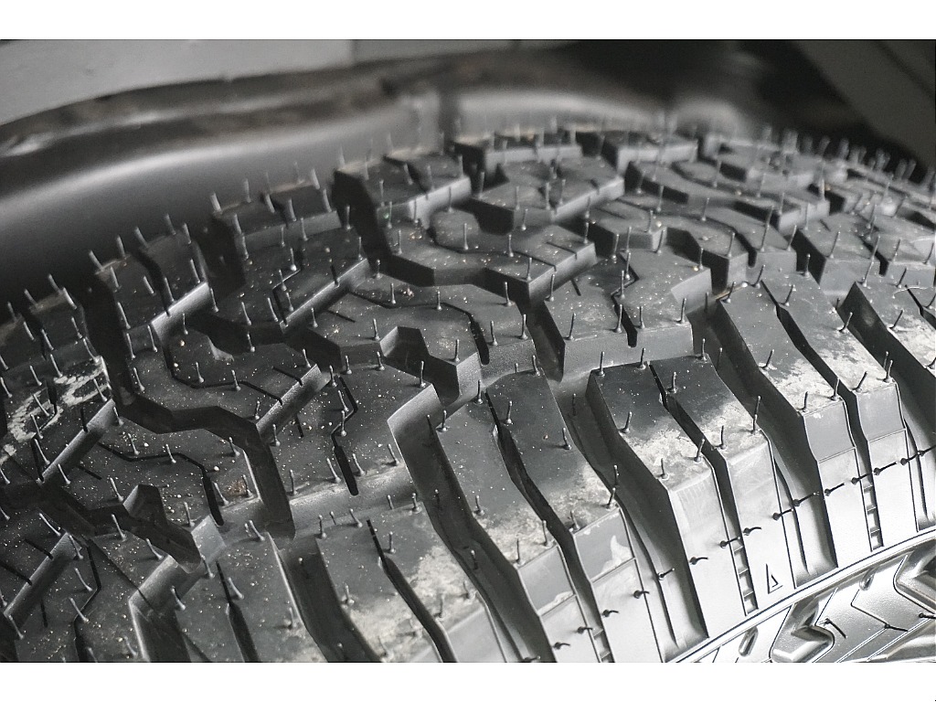 新品ＹＯＫＯＨＡＭＡジオランダーＸ－ＡＴタイヤ×マッドブラックエディション１８インチアルミホイール☆