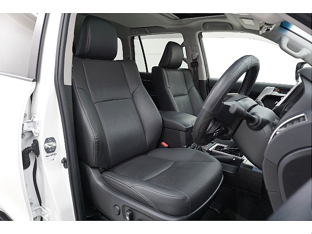 上級グレード専用　本革パワーシート☆