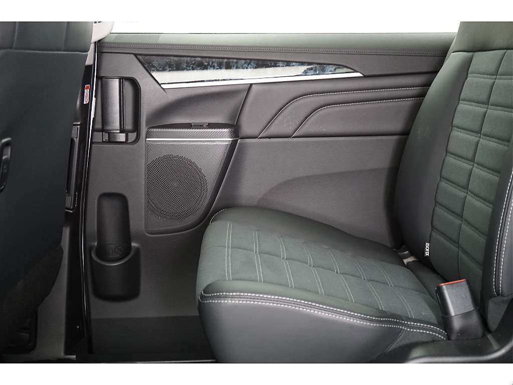 ドアトリムになります☆