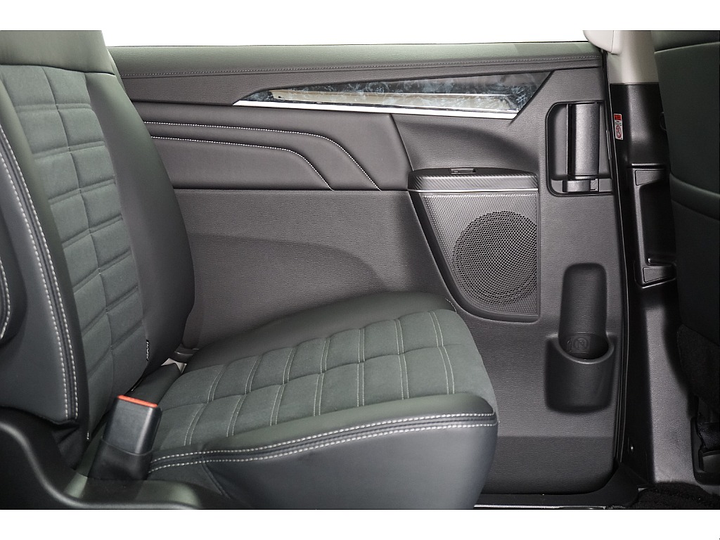 ドアトリムになります☆